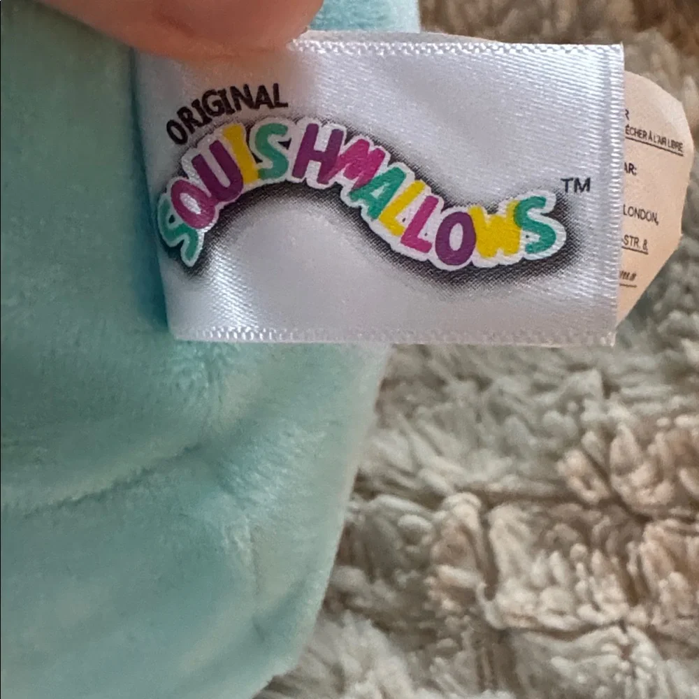 Squishmallows -Clutch the Blue Axolotl Plush a Party City EXCLUSIVE - Picture 8 of 9